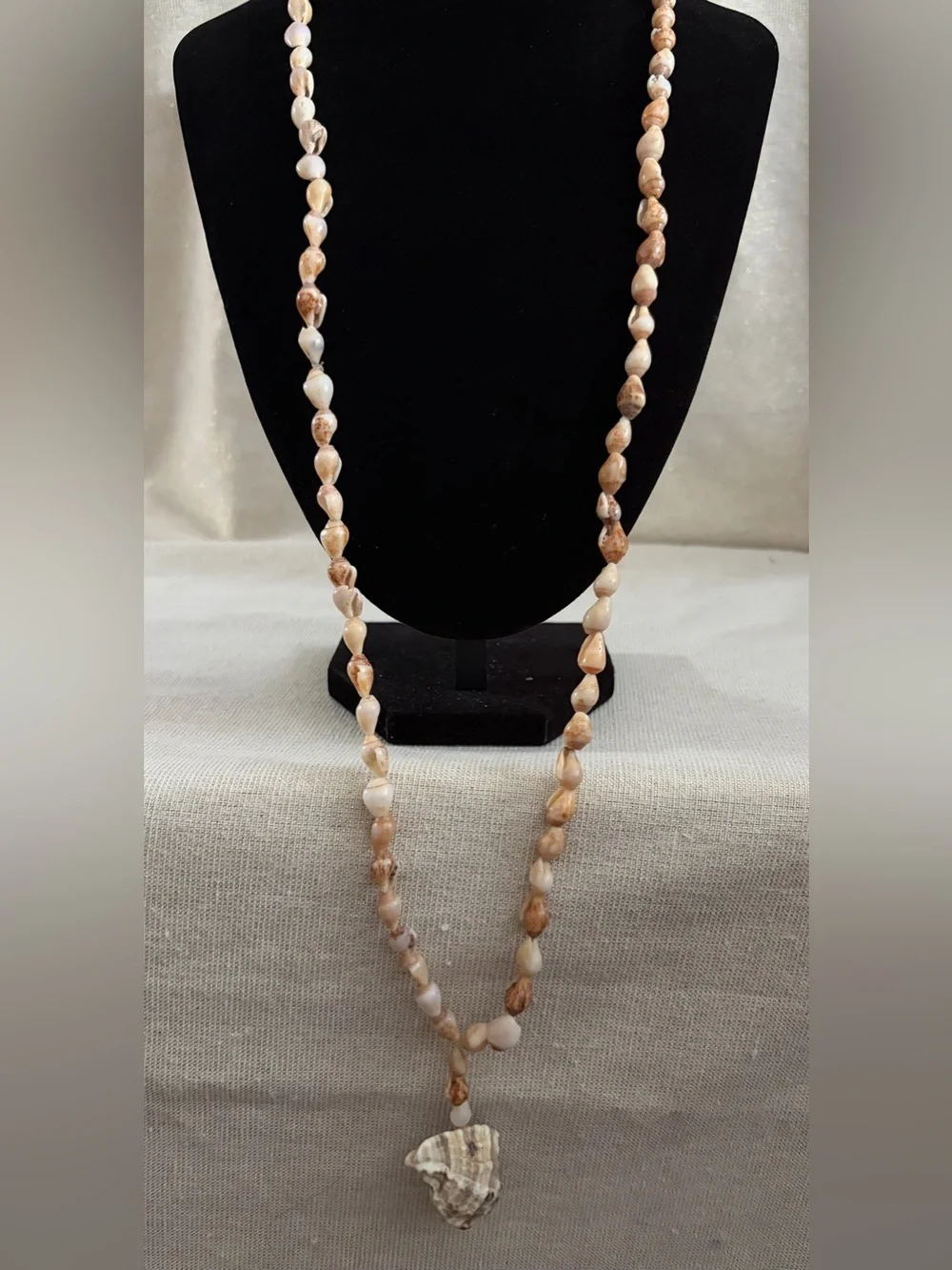 Vintage Natural Beige Shell Bead Necklace - Women Jewelry